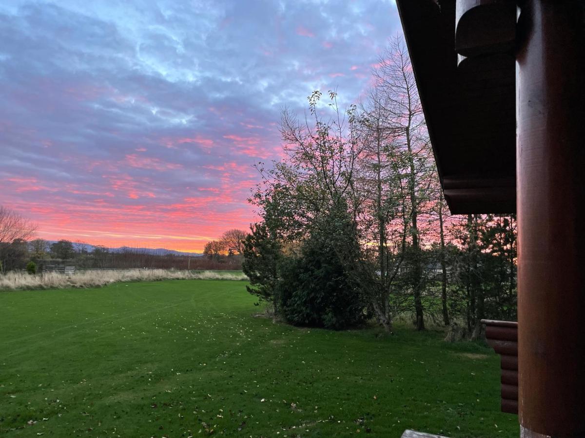 Tomatin - Luxury Two Bedroom Log Cabin With Hot Tub Berwick Upon Tweed Eksteriør bilde