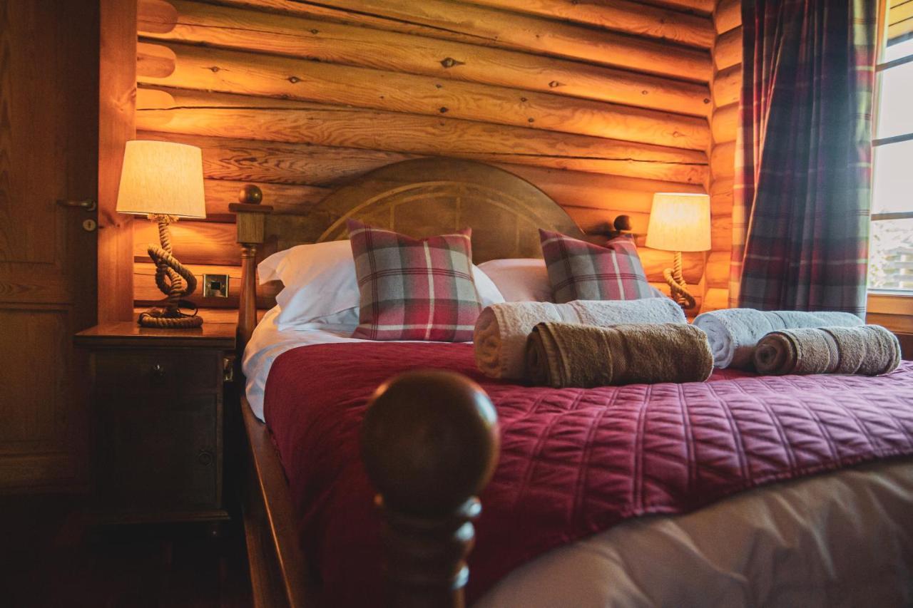 Tomatin - Luxury Two Bedroom Log Cabin With Hot Tub Berwick Upon Tweed Eksteriør bilde